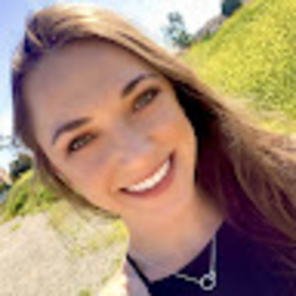 Meet your Posher, Emily - Picture 1 of 1